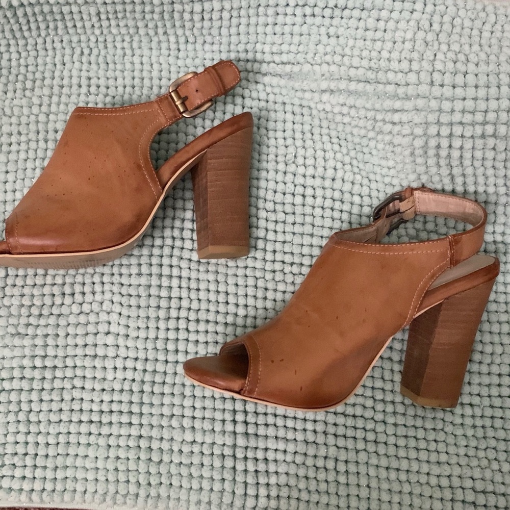 CATHY JEAN Light Brown Tan Peep Toe Chunky Heel